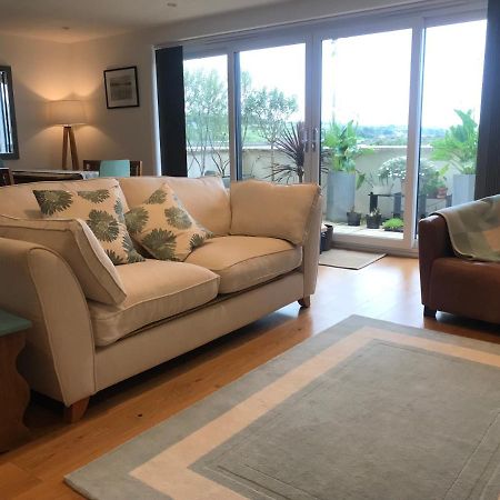 Modern Apartment With Stunning Views, Close To Amenities And St Ives Hayle Exterior foto